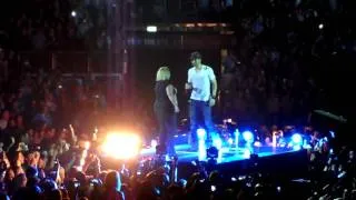 Enrique Iglesias - Euphoria Tour 2011 LIVE @ o2 - Jill from London 25th March 2011.MP4