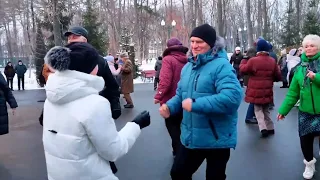 ТЫ ТАК ПРЕКРАСНА, ЛАСКОВА, НЕЖНА! ТАНЦЫ В ПАРКЕ ГОРЬКОГО ХАРЬКОВ СЧАСТЛИВЫЕ МОМЕНТЫ