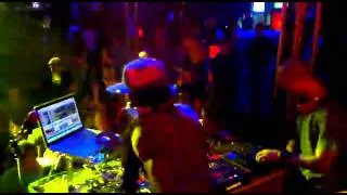 23.04.2011 MOTIV8 (Black Eyed Peas DJ) & BenThere live @EA Spornitz