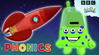 Phonics - Alien Alphabet | Learn to Read | Alphablocks