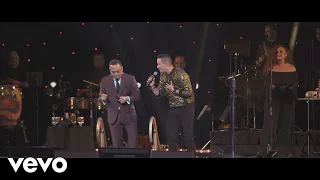 Gilberto Santa Rosa - Salsa Pa' Olvidar las Penas (En Vivo) ft. Víctor Manuelle