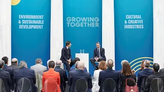 PM Mitsotakis participates in the discussion, in the context of the “Growing Together” initiative