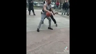 Jim Jones versus Cameron 1v1 in basketball 😭🤣.