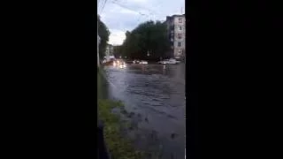 Потоп на ул. Жукова в Калуге 27 июня