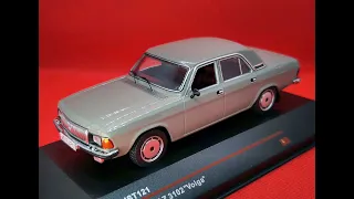 Модель автомобиля ГАЗ 3102 (1983) серого цвета в масштабе 1:43 от IST-models.