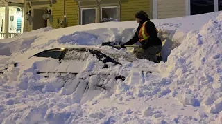 Monster Blizzard In Newfoundland, Canada Buries Cars & Homes In Snow - State Of Emergency Declared