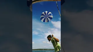 parasailing in Goa #goa #goadiaries #parasailing #wateractivity #boat #malvan #goatourism