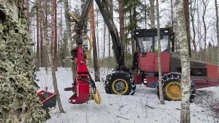 Metsätyö alkaa. Valmet 880s, Tapio harvester 400