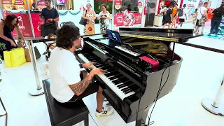 Oasis Don't Look Back In Anger (Piano Shopping Mall)