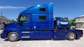 Volvo 780  -  Gorgeous Blue RV Hauler