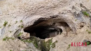 Nomadic life in the cave of a man with lost sheep