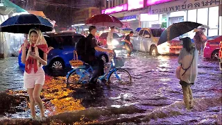 [4K] Walking in Bangkok Flooded by record Heavy Rain Storm 🇹🇭 Thailand in 2022