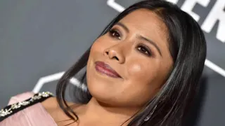 ASÍ VIVE  YALITZA APARICIO  LA DE ROMA