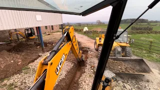 Jcb 4cx digging and concreting footings @tedsshed2185