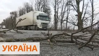 Непогода обесточила 380 населенных пунктов в Украине