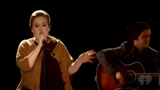 Adele  versión acústica 'Rolling In The Deep' en iheartradio NY