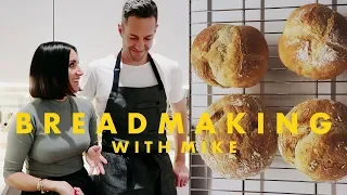 Mike의 '유명한' 빵 튜토리얼 및 빠른 식료품 저장실 투어 | 젠 앳킨