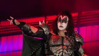 "War Machine Live 4K" KISS 2020 Goodbye Atlantis, The Palm, Dubai