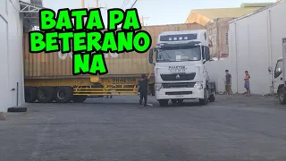 BATA PA BETERANO NA..IBA TALAGA PAG SKILLS Sa PAG MANI-OBRA NG TRAILER #skills #buhaydriver#byahero