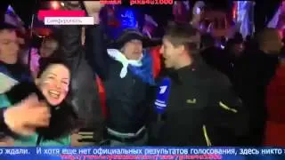 2014 Репортёра Российского канала зацеловали в Крыму!