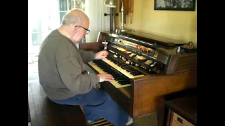 Mike Reed plays Paul Mauriat's "Love is Blue" on his Hammond Organ