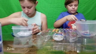 Making slime with the Elmer’s Glue Deluxe Slime Starter Kit