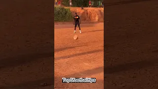 Andre Onana plays pickup on the street with other Cameroon local players 🇨🇲