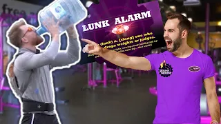 GYM DOUCHE SETS OFF LUNK ALARM