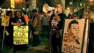 90 американских городов поддержали акцию протеста жителей Фергюсона