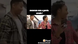 mexeram com a garota errada