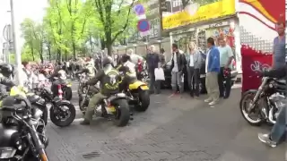 Harley Day Amsterdam 2011 - Hells Angels meet Satudarah (3/5)