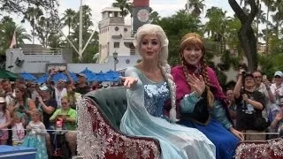 FROZEN Summer Fun ROYAL WELCOME PARADE - Anna, Elsa & Kristoff - HollyWood Studios