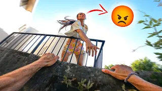 I ESCAPE HER TO SAVE MY LIFE !! (Extreme Parkour Chase)