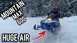 JUMPING the YAMAHA MOUNTAIN MAX 600!!! Deep Snow!
