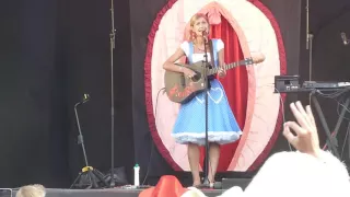 Ronquières Festival 2016 : GiedRé - Pisser débout (extrait)