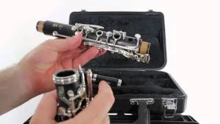 Clarinet Beginner Lesson 3 - How to put together (assemble) the clarinet