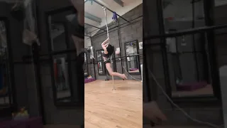 Spinny pole dance freestyle to "hold on to me" by Placebo 🖤 10.07.21