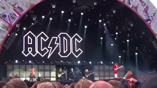 AC/DC and Axl Rose - BACK IN BLACK live (cover)