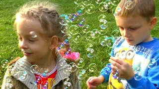 Мыльные ПУЗЫРИ Нелопающиеся Нашли КОТЕНКА Баблс BUBBLES Entertaiment for children