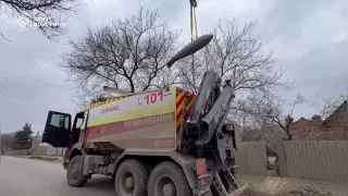 На Донеччині піротехніки ДСНС вилучили авіабомбу, яка впала на горище житлового будинку