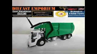 Greenlight Collectibles 2019 Mack LR Refuse Truck