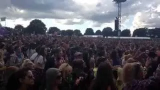 Tinie Tempah - Earthquake (Live At Wireless 2014 - Backstage View)