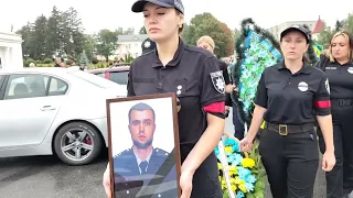 Тростянеччина попрощалась із загиблим бійцем ОШБ "Лють", старшим лейтенантом поліції Борисом Дідуром
