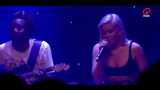 Anne-Marie - Perfect To Me LIVE  in The Qube