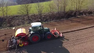 Fendt Vario 415 mit Landsberg/Pöttinger Säkombination am Gerste säen | Drohne DJI Mavic Mini