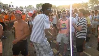 Tomorrowland 2013 - Chibi Shuffling up Dreamville Gathering (0th Day of TL)