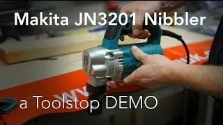 Makita JN3201J Nibbler - Toolstop DEMO