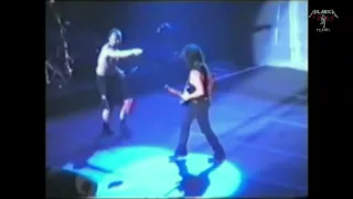 Metallica - Kirk tries to lower Lars' pants - Bologna - 2003