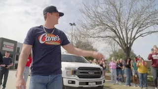 CW39 | Rodeo Houston opener Parker McCollum works at Raising Cane's for a day, sings for fans