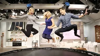 Mariel Hemingway Show Us How She Maintains Her Fitness! - Pickler & Ben